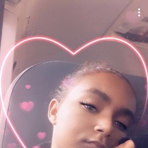 Meet your Posher, Maya